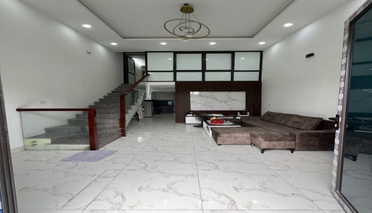 Cho thuê căn hộ chung cư tòa Thành Công Tower 57 Láng Hạ, 178 m² - 3 ngủ, 2VS, 18 Tr